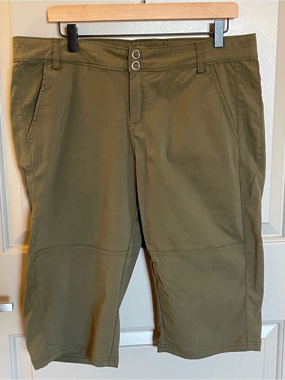 prana Hiking Capris Olive Green Size 14